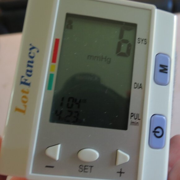 LotFancy Portable Blood Pressure Machine Model # BP-202H - Picture 7 of 7